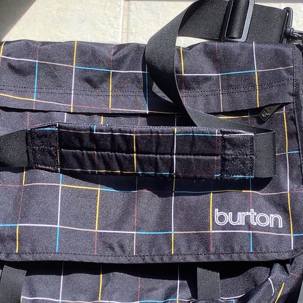 Burton Crossbody / Shoulder Messenger Bag - Picture 12 of 14